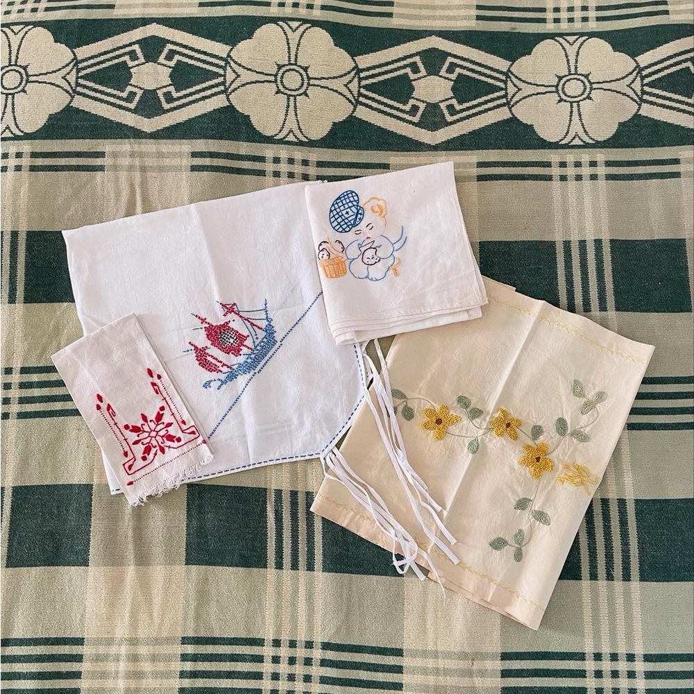 Vintage embroidered linens!
